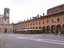 Vigevano
Piazza Ducale