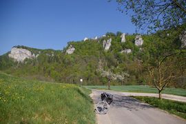 Donaudurchbruch bei Beuron
Burg Wildenstein

Danube gorge near Beuron
Wildenstein Castle (top on cliff)