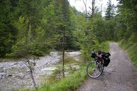 Eschenlaine
Weg zum Walchensee
Eschenlaine creek
path to Lake Walchensee