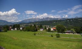 Liechtenstein
bei/near Schaanwald - Mauren
Escher Berg (rechts/right) - Alpstein (hinten/background)