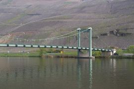 Mosel
bei/near Bernkastel