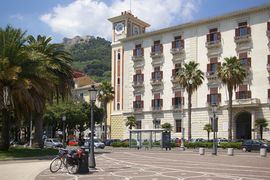Salerno
Palazzo della provincia
Castello di Arrechi