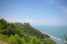 strada panoramica Colle di San Bartolo
Fiorenzuola di Focara