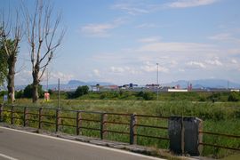 Media Markt/World am / at the Rubicon
bei/near Cesenatico
SS16 Adriatica
Fiume Rubicone - Monte Titano