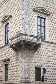 Palazzo dei Diamanti