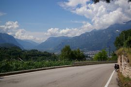 bei/near Tavernaro/Trento
Val d'Adige
Ravina (Mitte rechts / center right)