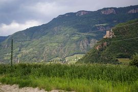 Val d'Adige
Terlano / Terlan (links / left)
Castello Neuhaus