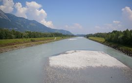 St. Galler Rheintal
Alps Rhine Valley (St. Gallen, Switzerland) - River Rhine
bei/near Rugell (Liechtenstein, rechtes Ufer / right bank)