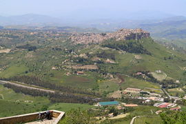 Calascibetta
von / viewed from Enna / Rocca di Cerere
