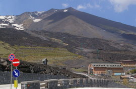 Etna Sud - Piazzale Sapienza
Funivia - Rifugio
La Montagnola