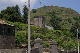 bei/near Trecastagni