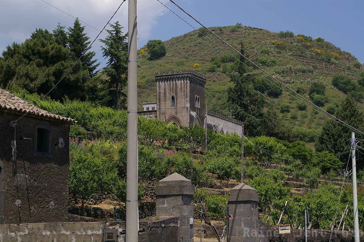 bei/near Trecastagni
