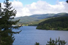 Lago Arvo
Lorica 
Monte Botte Donato