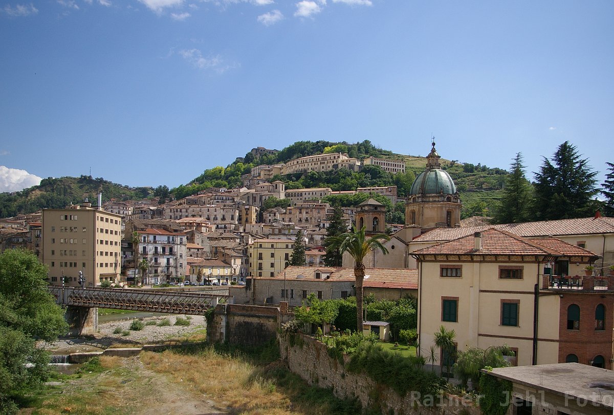 Cosenza vecchia
confluenza Fiume Busento - Fiume Crati
Chiesa San Domenico