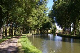 Canal de Bourgogne
Vandenesse-en-Auxois