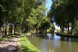 Canal de Bourgogne
Vandenesse-en-Auxois