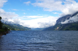Walensee bei/near Unterterzen
Murg - Weesen 
Glarus - St. Gallen
Heidiland