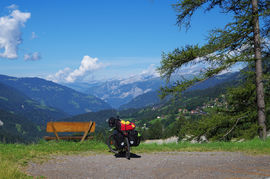 Schanfigg
bei/near Peist
Glarner Alpen - Surselva (ganz hinten / far background)