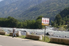 near Kullu Valley
Kullu
Beas River