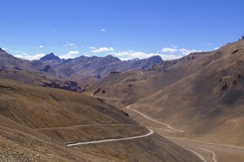 Lachulung La 
Nakee La