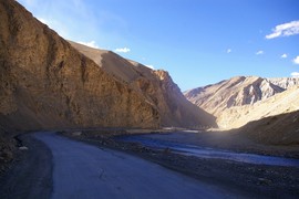 near Pang
Tozay River