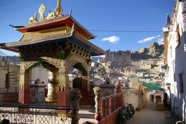 prayer wheel
Leh Palace