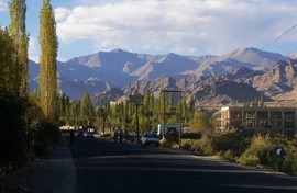 Choklamsar
Manali-Leh-Hignway
Ladakh Range