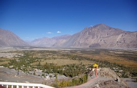 Diskit
Nubra (Shyok) Valley downstream / flussab
Saltoro range / Karakoram