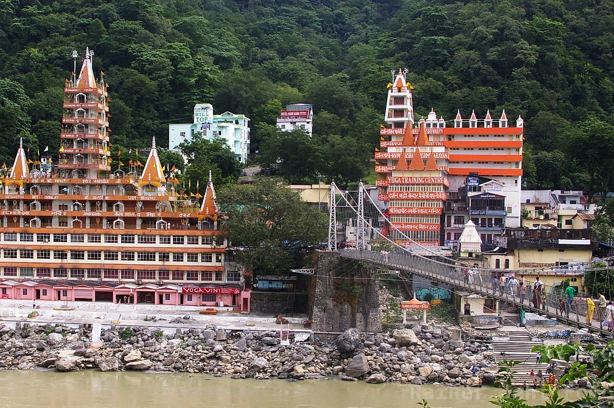 Rishikesh
Laxman Jhula
Trayambakeshwar Mandir - Swarg Niwas Mandir
Ganga River