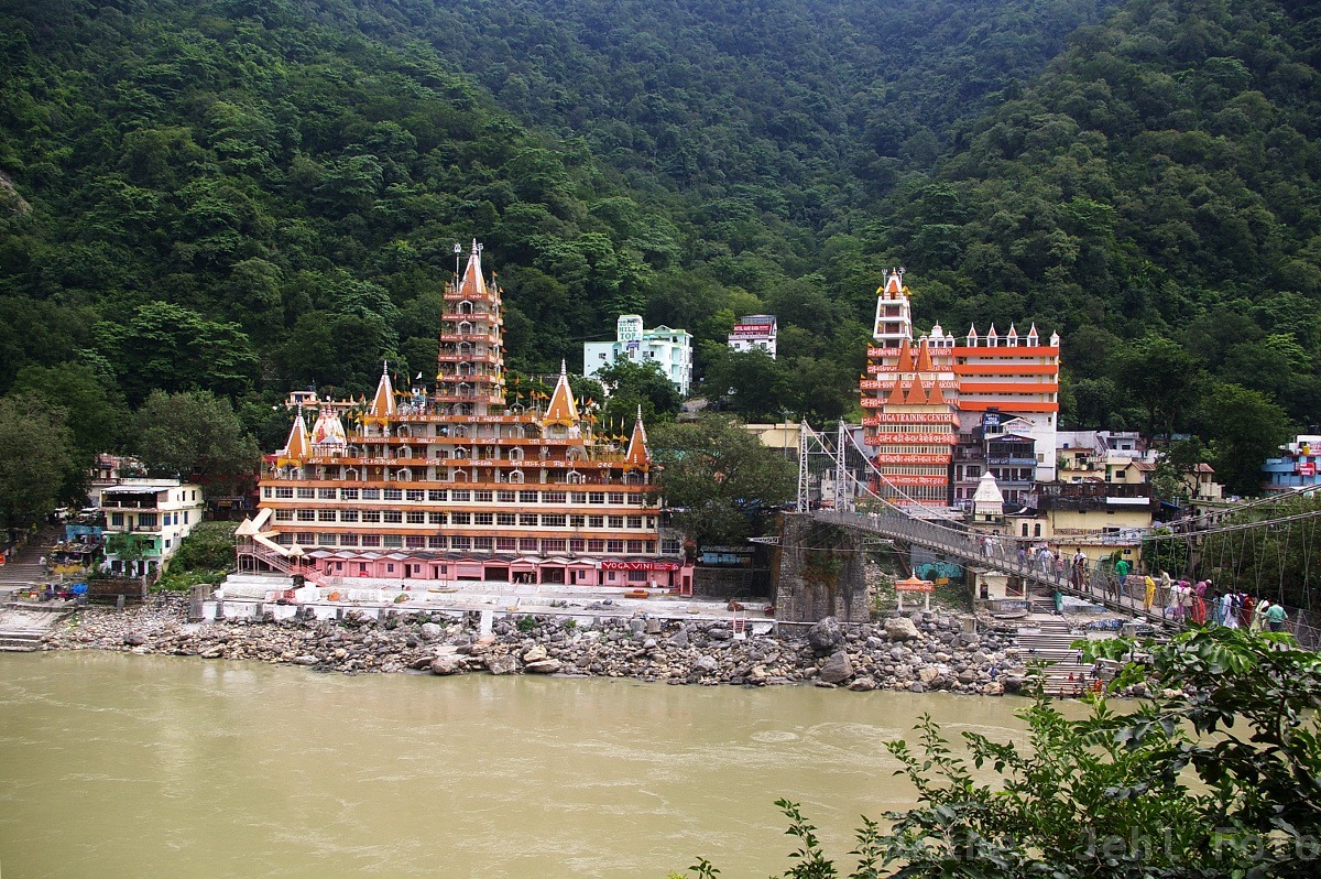 Rishikesh
Laxman Jhula
Trayambakeshwar Mandir - Swarg Niwas Mandir
Ganga River