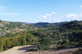 bei/near Koufi